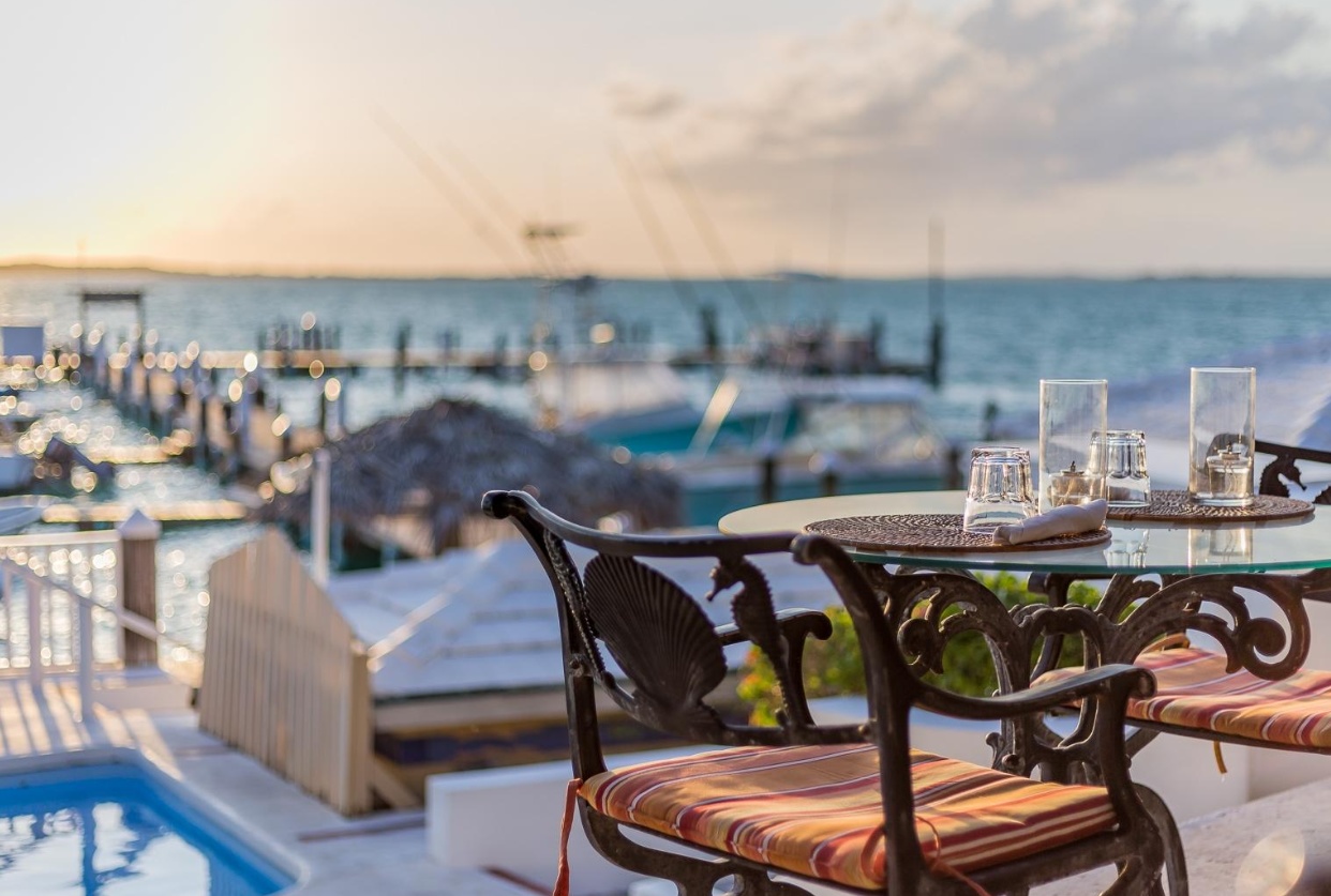 Acquapazza Harbour Island