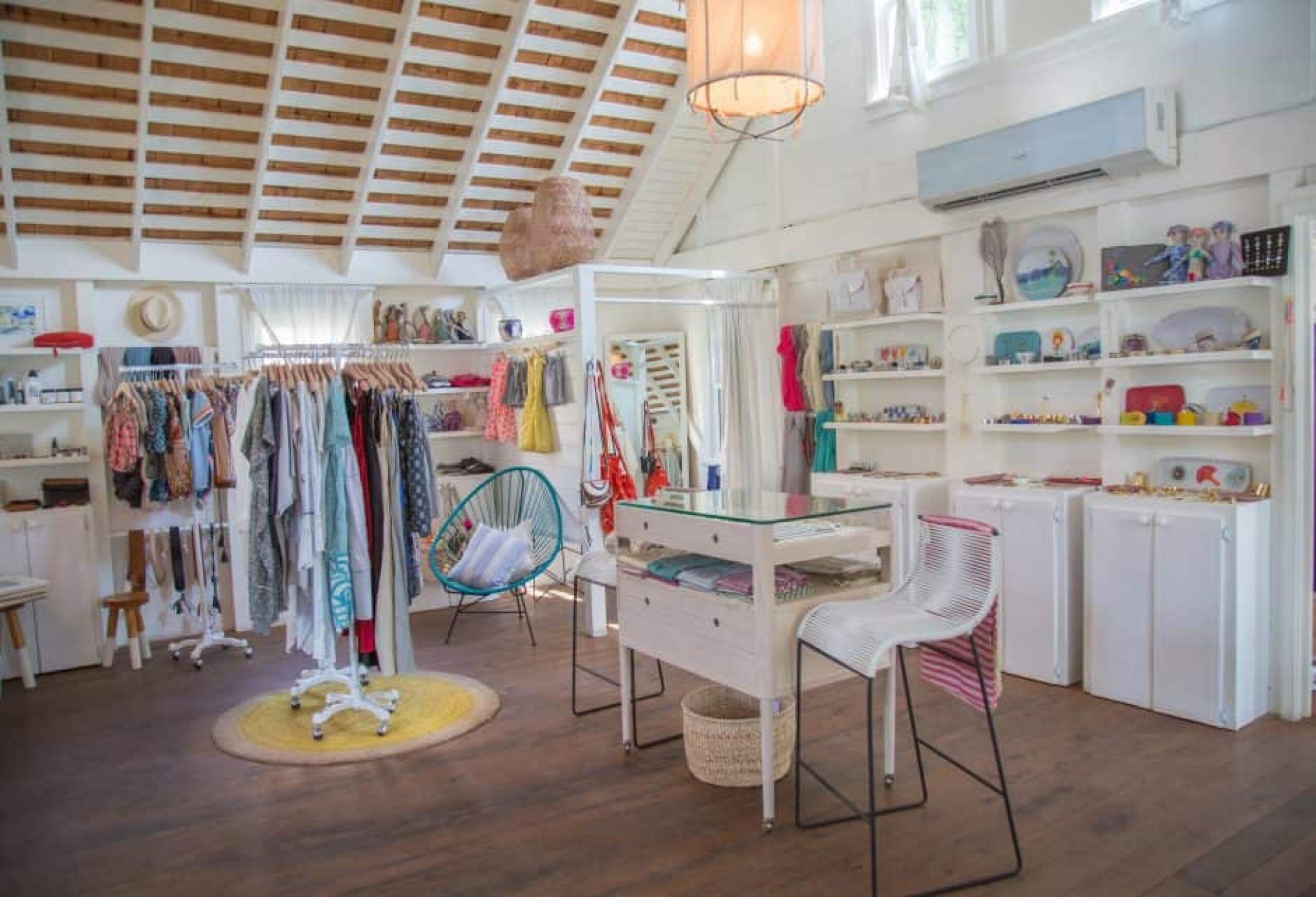 Dakes Shoppe Harbour Island