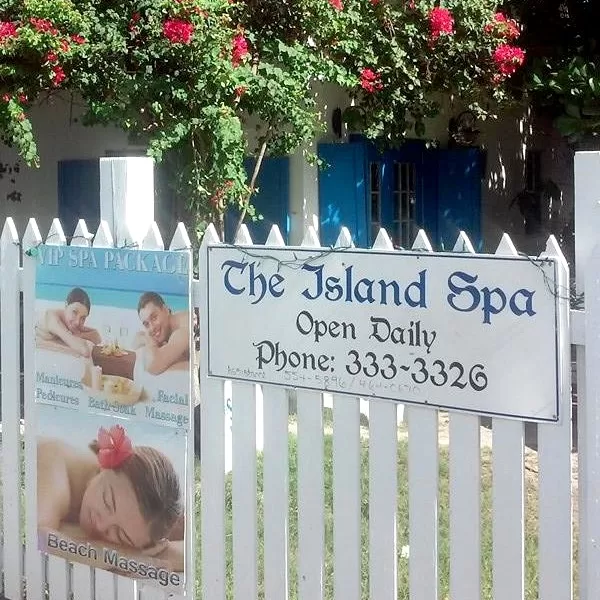 Haircuts On Harbour Island